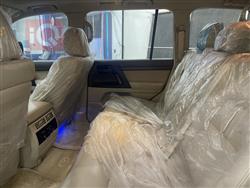 تۆیۆتا لاند کروزەر